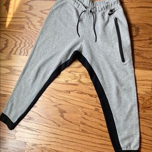 nike women’s tech fleece joggers